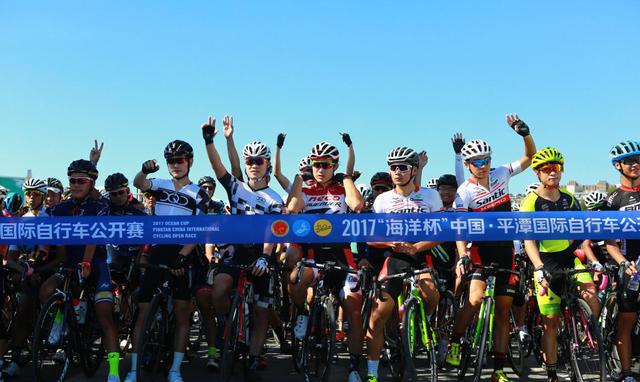 世界首次“人机共jbo入口跑”半马赛事在京完赛